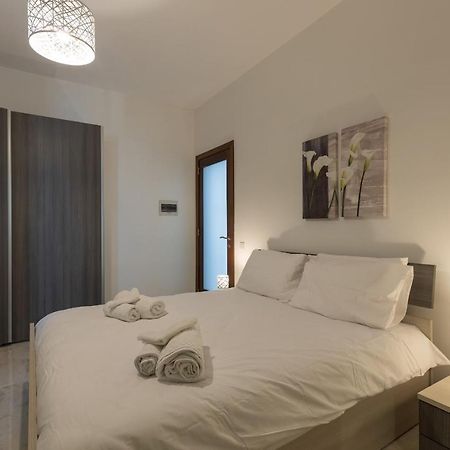 Apartmán Sunny Penthouse Wterrace And Open Views St. Paul's Bay Exteriér fotografie
