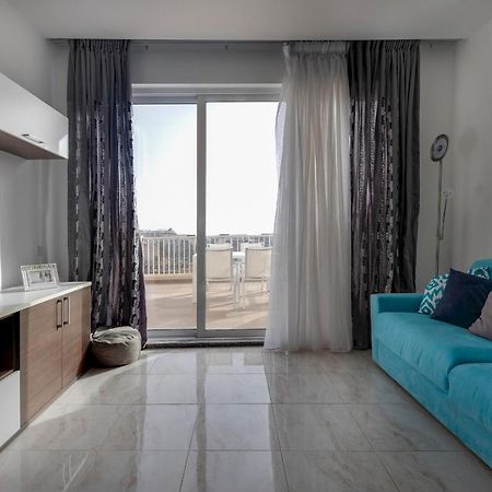 Apartmán Sunny Penthouse Wterrace And Open Views St. Paul's Bay Exteriér fotografie