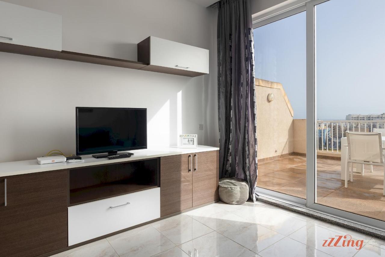 Apartmán Sunny Penthouse Wterrace And Open Views St. Paul's Bay Exteriér fotografie
