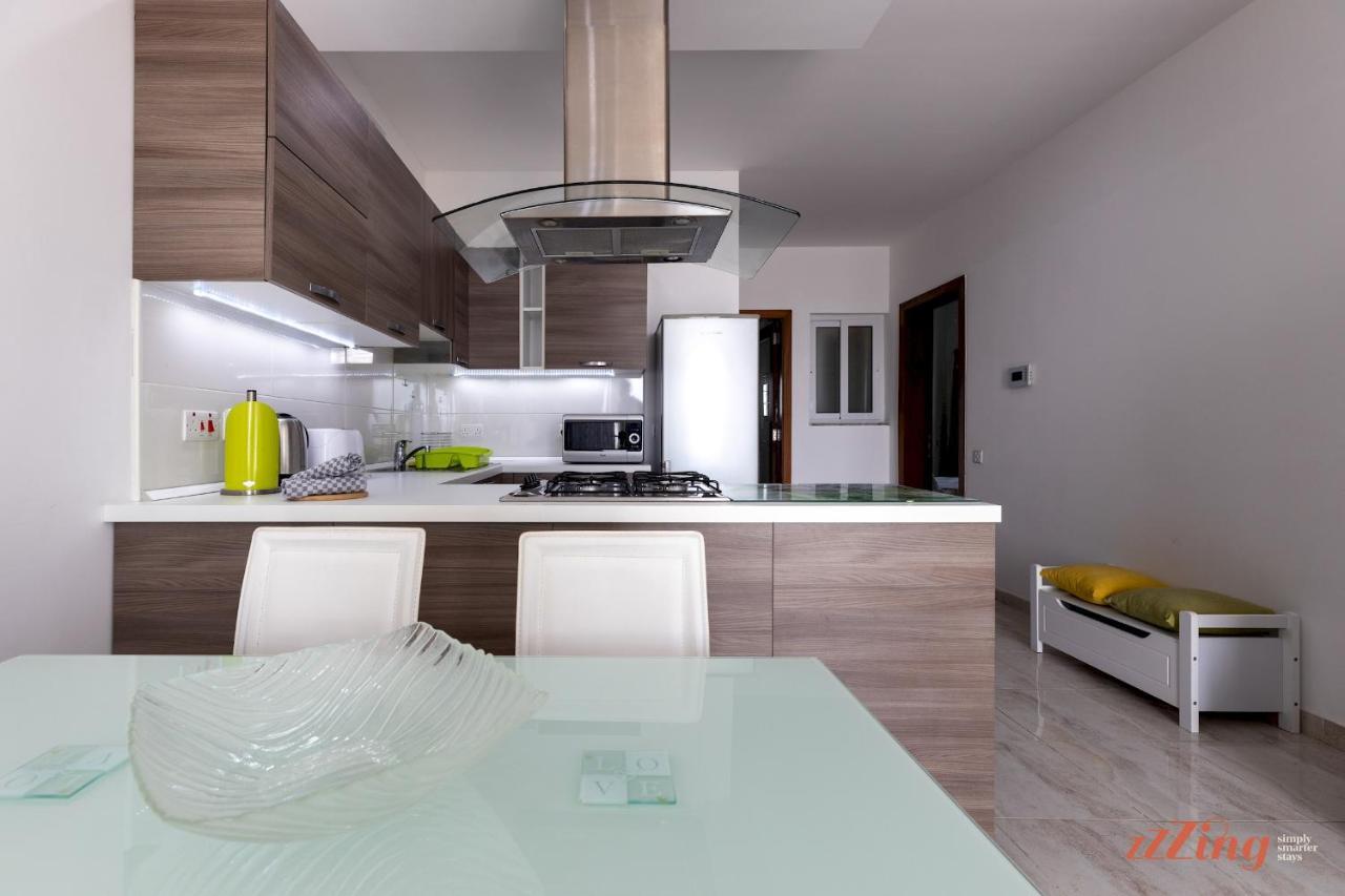 Apartmán Sunny Penthouse Wterrace And Open Views St. Paul's Bay Exteriér fotografie