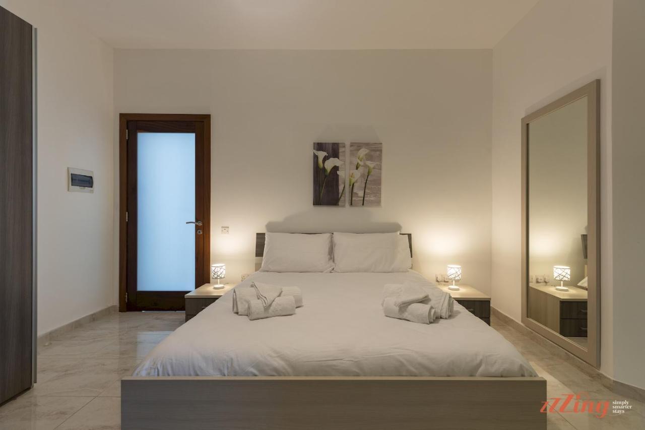 Apartmán Sunny Penthouse Wterrace And Open Views St. Paul's Bay Exteriér fotografie