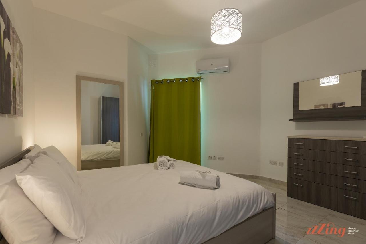 Apartmán Sunny Penthouse Wterrace And Open Views St. Paul's Bay Exteriér fotografie
